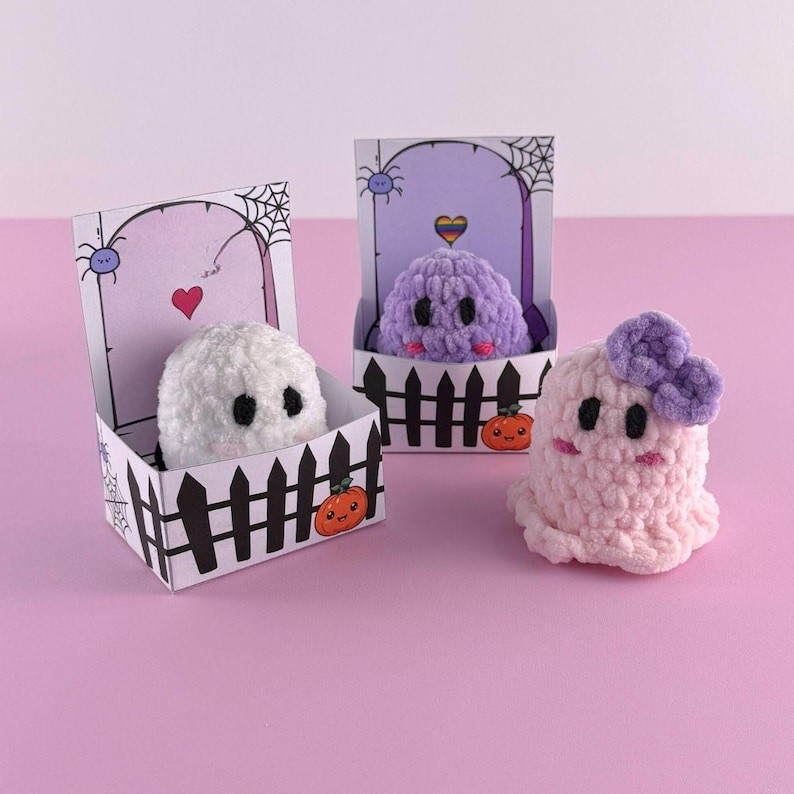 Mini Ghosts Crochet Pattern