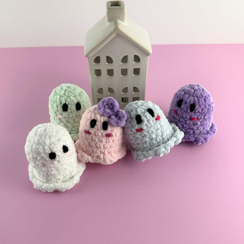 Mini Ghosts Crochet Pattern