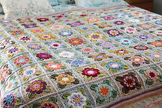 Roses Blanket Crochet Pattern
