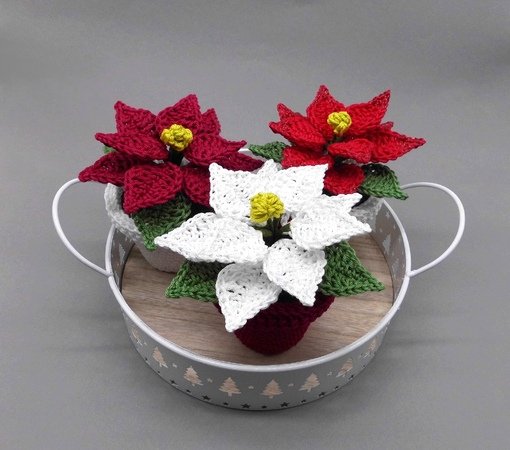 Poinsettia in a pot Crochet Pattern