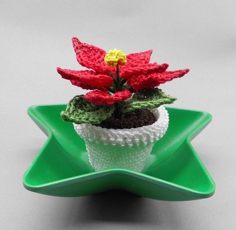 Poinsettia in a pot Crochet Pattern