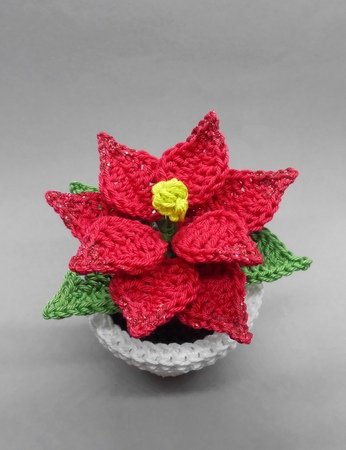 Poinsettia in a pot Crochet Pattern