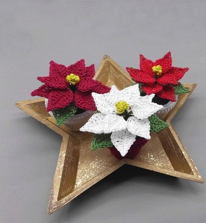 Poinsettia in a pot Crochet Pattern