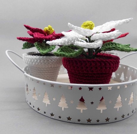 Poinsettia in a pot Crochet Pattern