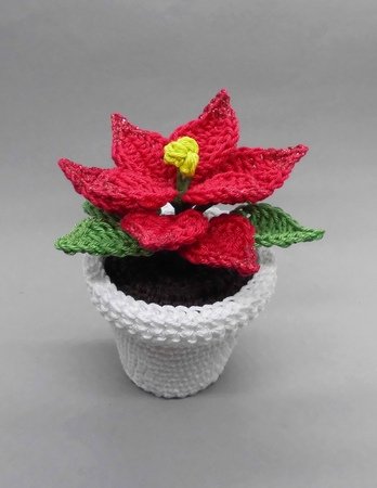 Poinsettia in a pot Crochet Pattern