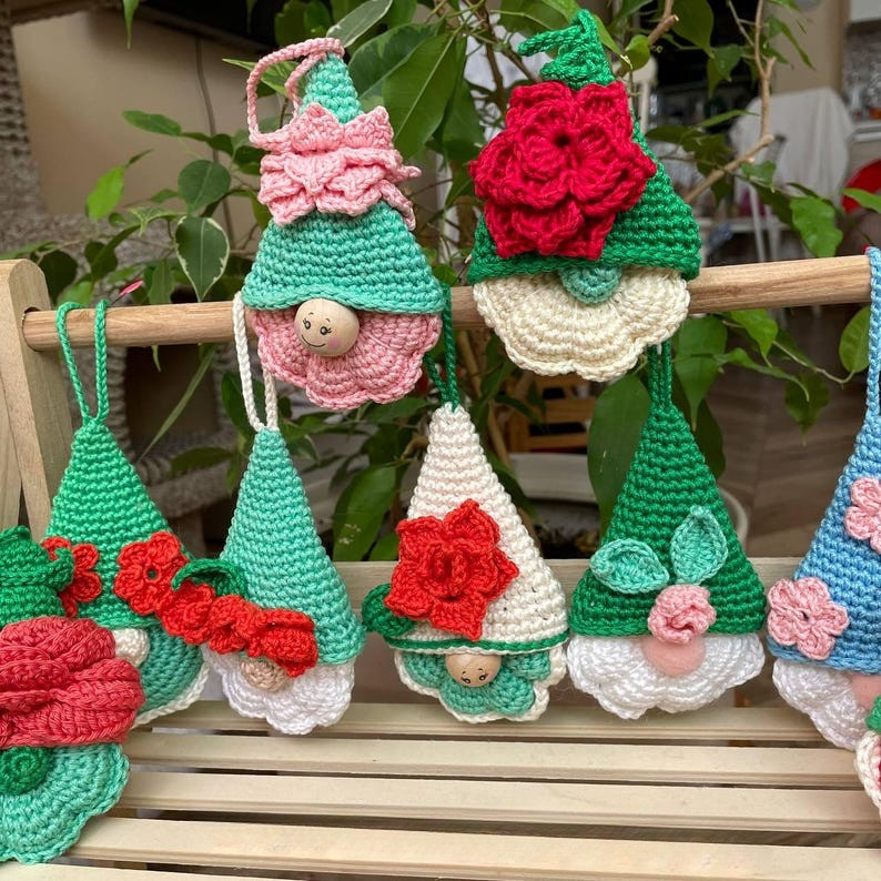 Flowers Set Gnomes Crochet Pattern