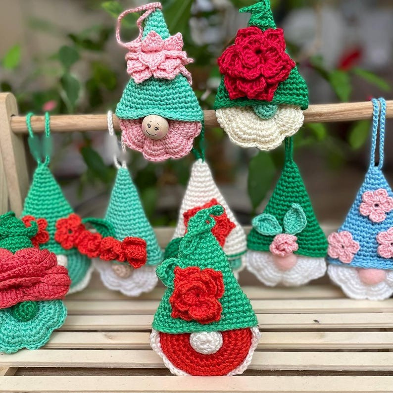 Flowers Set Gnomes Crochet Pattern