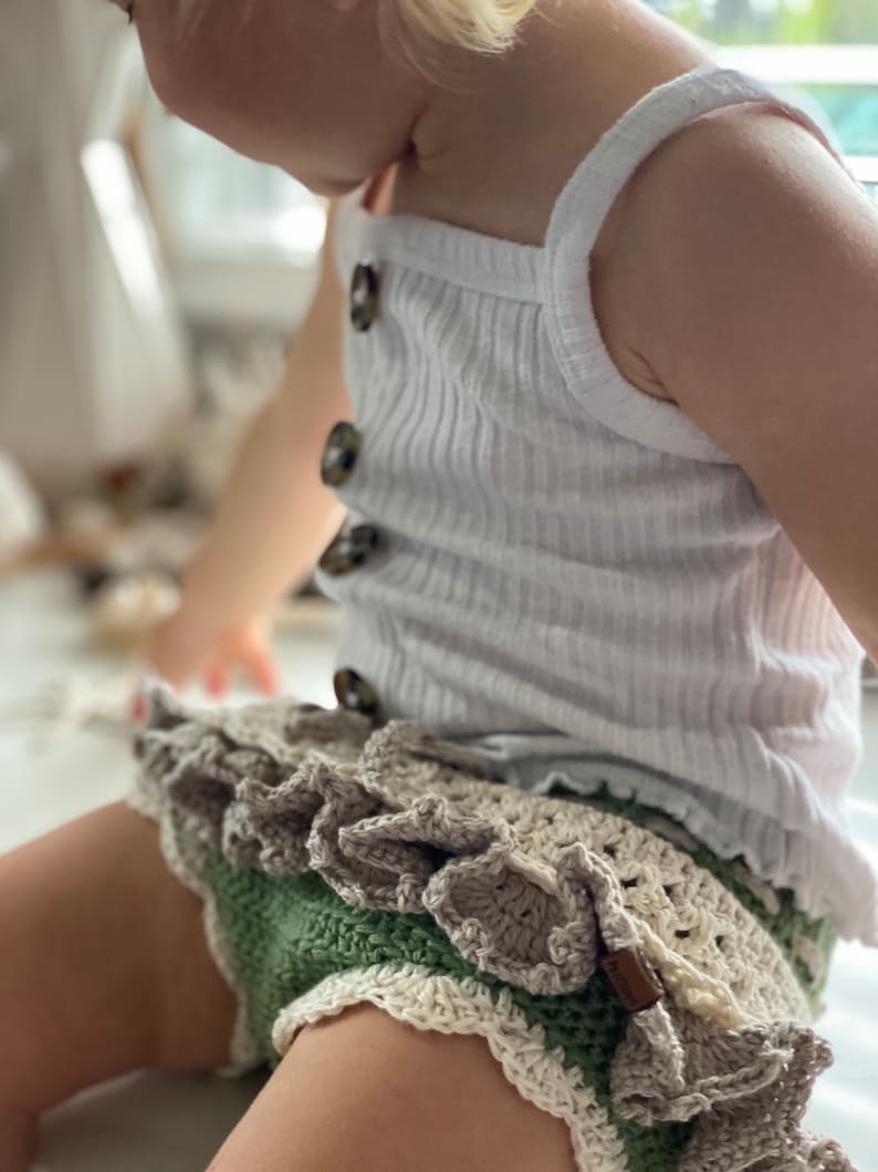 Vintage Baby Bloomers Skirt Crochet Pattern