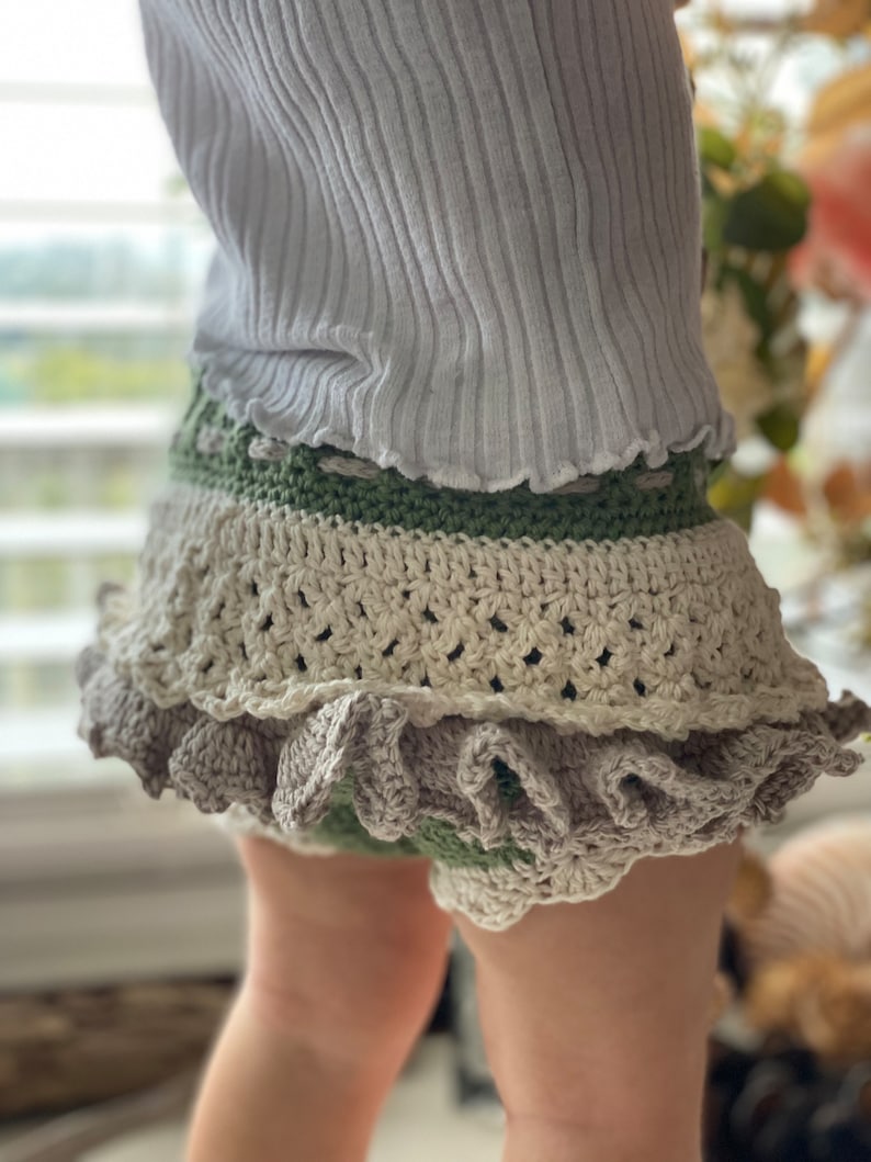 Vintage Baby Bloomers Skirt Crochet Pattern