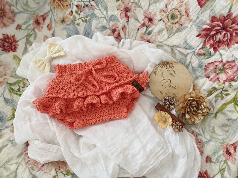 Vintage Baby Bloomers Skirt Crochet Pattern
