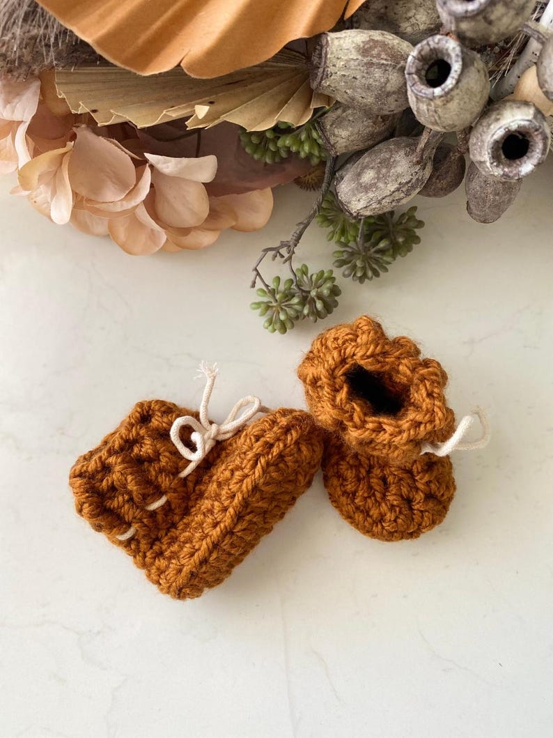 Easy Baby Booties Crochet Pattern