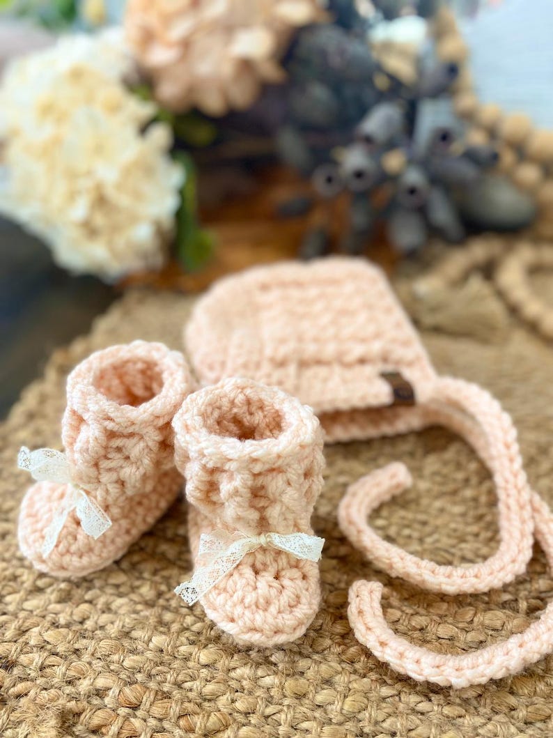 Easy Baby Booties Crochet Pattern