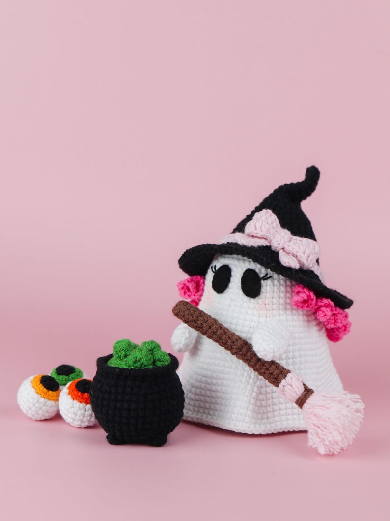 Halloween Ghost Dolls Crochet Pattern