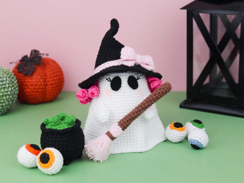 Halloween Ghost Dolls Crochet Pattern