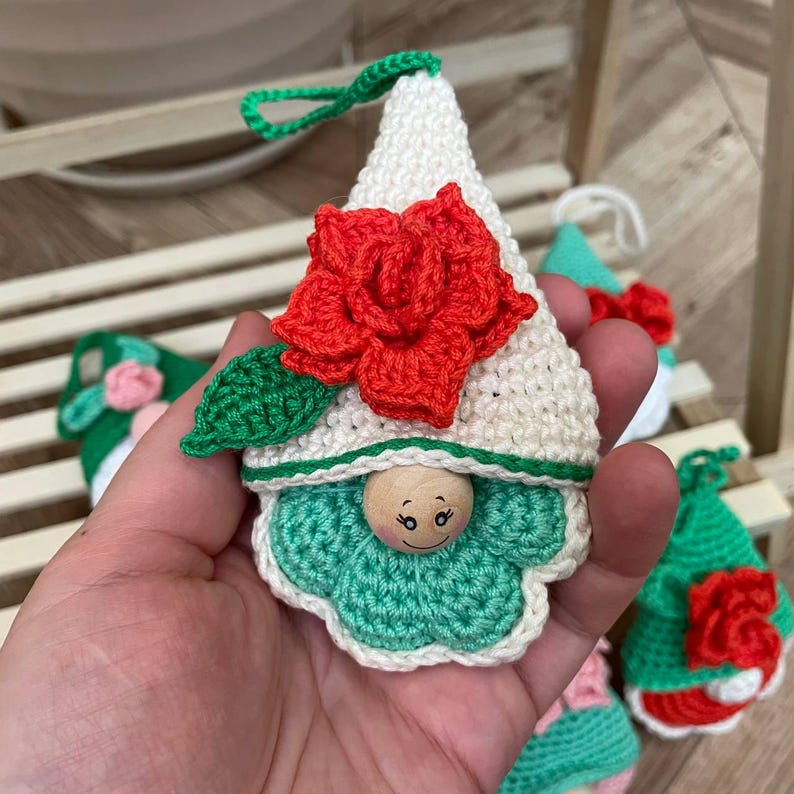 Flowers Set Gnomes Crochet Pattern