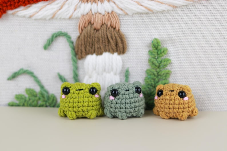 Cute Tiny Frog Crochet Pattern