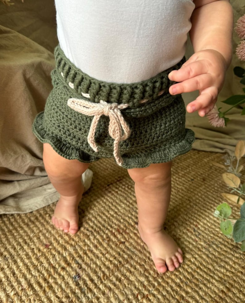 Easy Baby Shorts Crochet Pattern