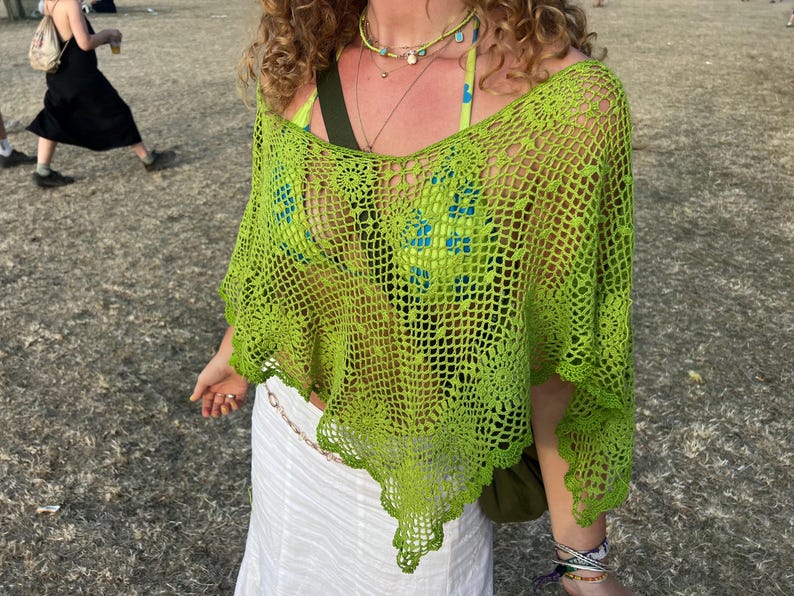 Lace Clover Poncho Crochet Pattern